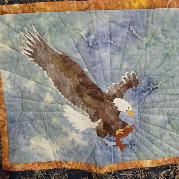 VTG Wall Hanging Handmade Quilt Tapestry On Upward Wing Bald Eagle Fish 30x25 - Picture 2 of 3